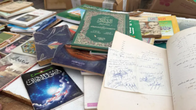 حكايات بين الصفحات.. حين تحتفظ الكتب المستعملة بآثار قرائها